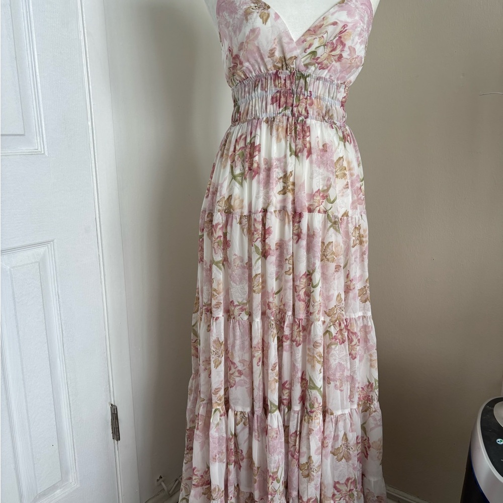 Elegant Floral Maxi Dress in Pink